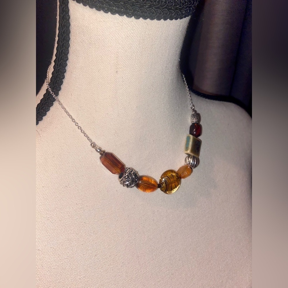 Women’s silver chain large earthy stones beads with silver beads - Picture 10 of 12